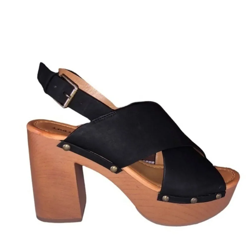 Indigo rd. Black Clogs Platform Chunky Heel Block Heel Sandals Black size 8